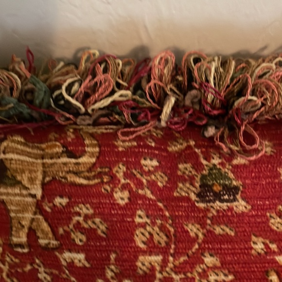 Large decorative pillow - 19” square - Picture 4 of 4